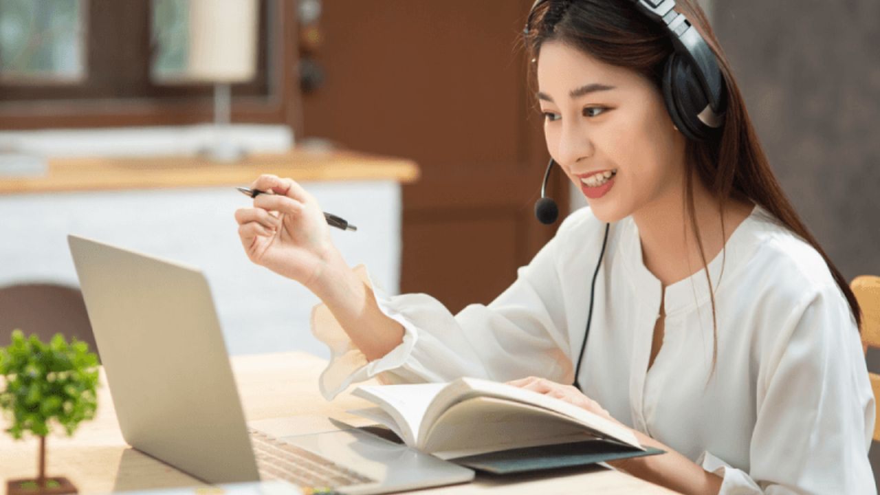 How to Advance Your Career Through Online Training and Skill Development